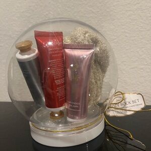 Cozy Socks Beige and three Hand Creams Eucalyptus Merry Berry Lavender Balsam